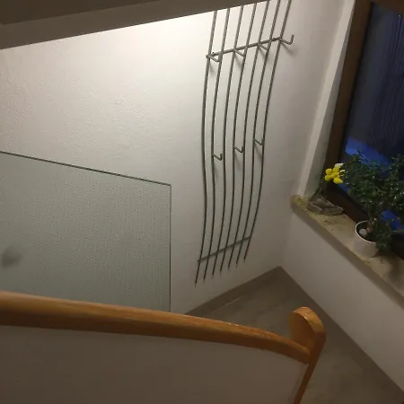 Unter Dem Dach Mit Parkplatz Appartement