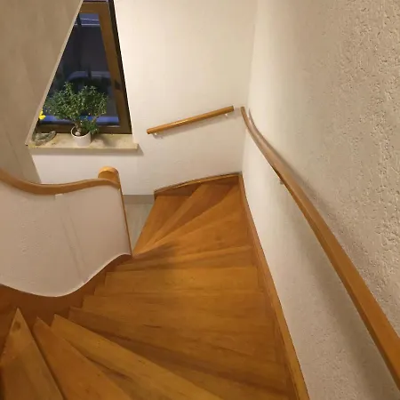 Unter Dem Dach Mit Parkplatz Appartement