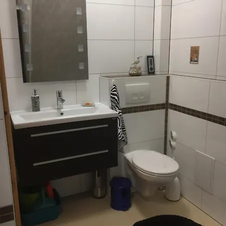Appartement Unter Dem Dach Mit Parkplatz Bremen