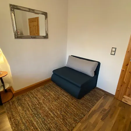Appartement Unter Dem Dach Mit Parkplatz