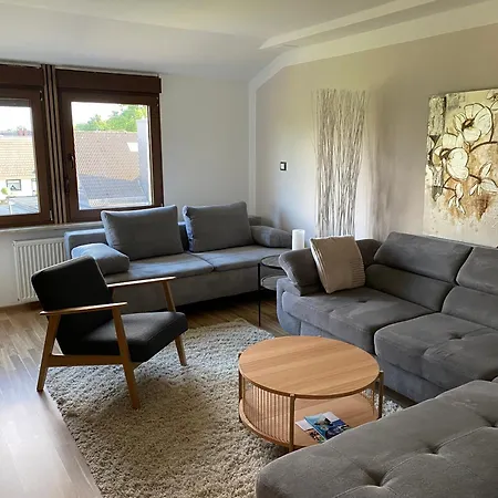 Appartement Unter Dem Dach Mit Parkplatz *